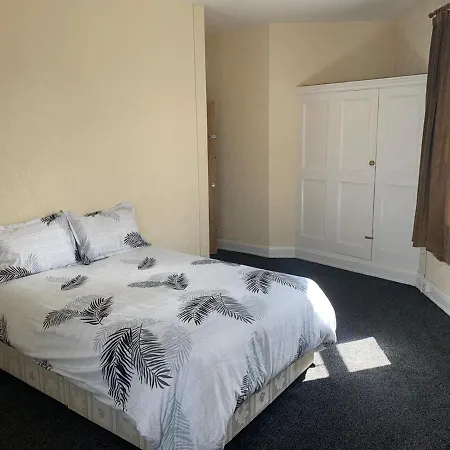 Homestay Shireland Roomz 2 Let *